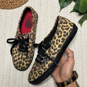 Vans Off The Wall| Unisex men + women animal print lace up shoes